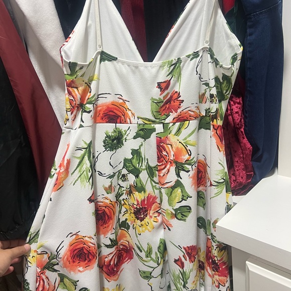 Dresses & Skirts - Floral White Spaghetti-Strap Dress - White Floral